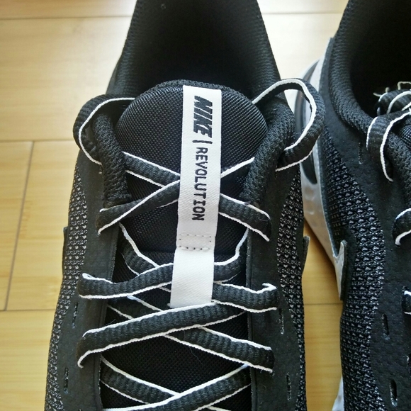 -NEW- Men's Nike Revolution 5 EXT Sneakers 10 - Picture 5 of 16